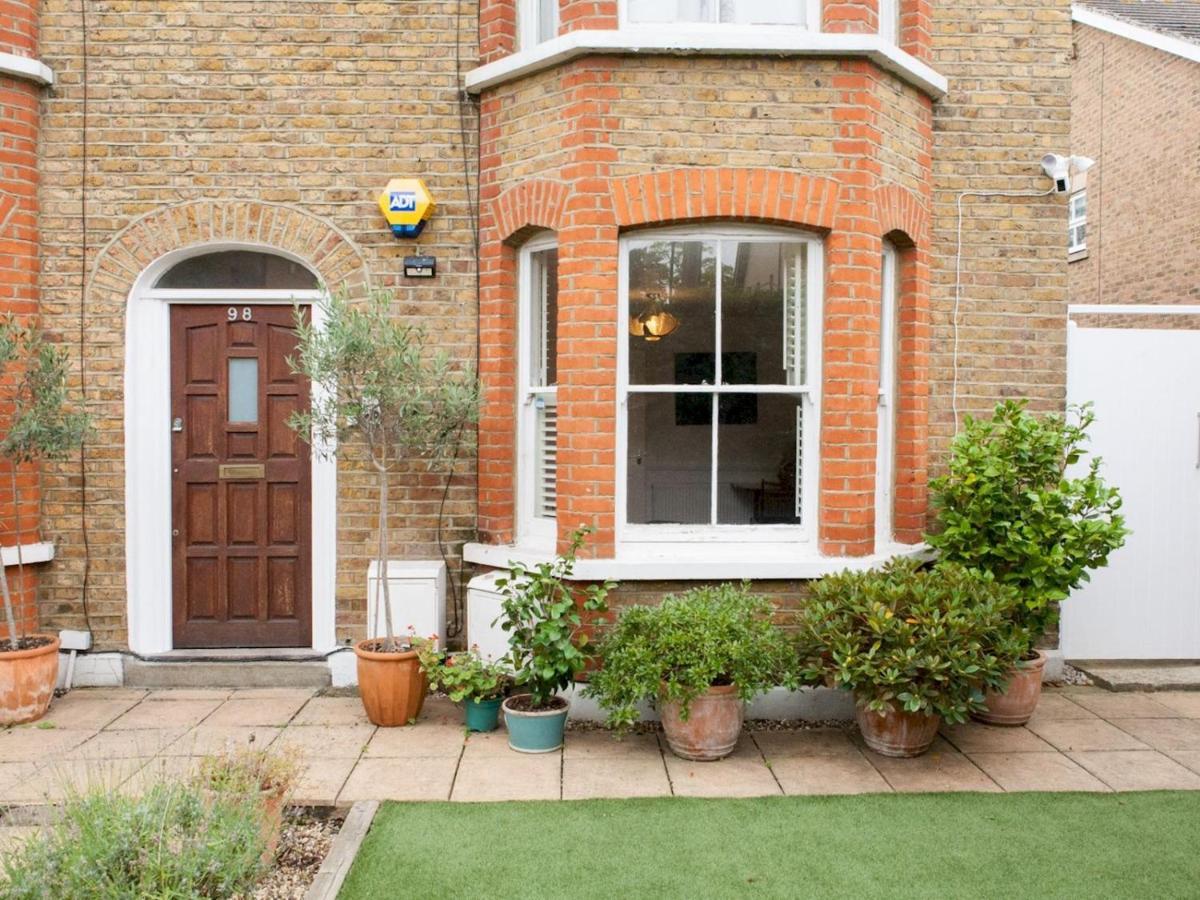 Pass The Keys Garden Apartment In Stockwell London Exterior photo